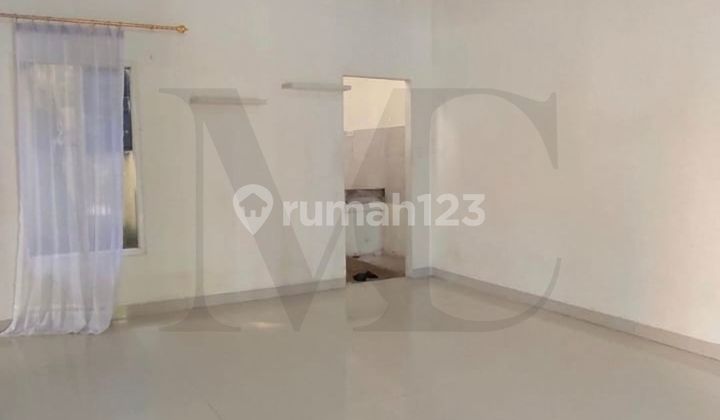 Rumah Minimalis Tengah Kota Baru Renovasi di Perum Bima Jamrud