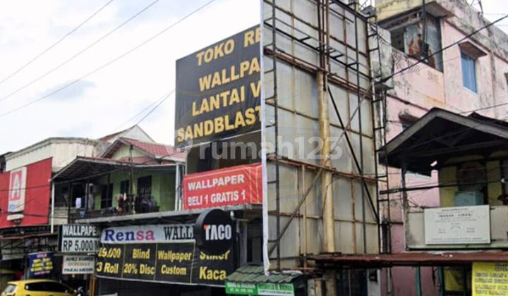 3.5-Story Shop House Size 9x30 on Jl. Jend Sudirman, Balikpapan 2