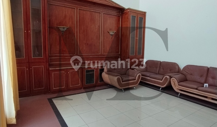 Rumah Mewah Hook 3 Kamar Tidur di Kawasan Elit Balikpapan Baru