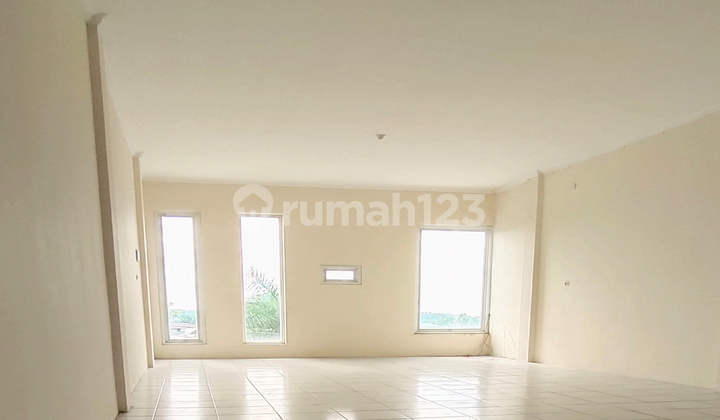 3-Story Shop House Ready for Use in Gunung Bakaran, Balikpapan 1