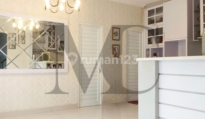 Hook House 2 Floors 4 Bedrooms in Wika Balikpapan Housing 2