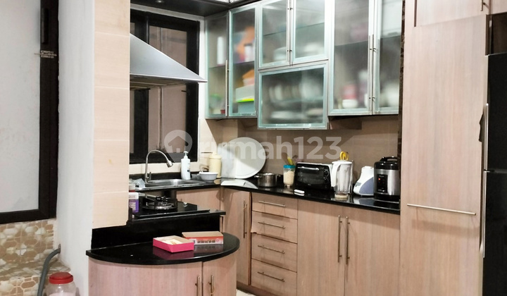 5-story shop house in the city center of Balikpapan 1