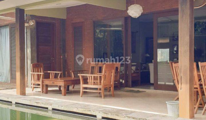 Rumah Mewah 3 Kamar Tidur Dengan Kolam Renang Di Perumahan Wika 1