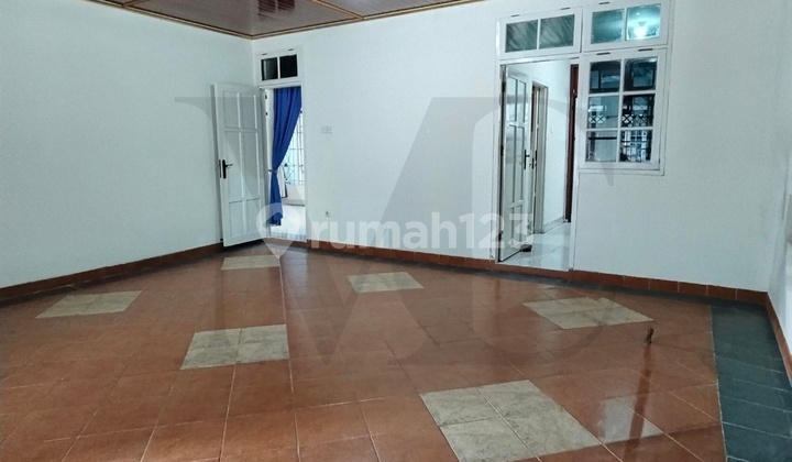 Large 4-Bedroom House in Elite Housing Complex of New Balikpapan Large 4-Bedroom House in Elite Housing Complex of New Balikpapan