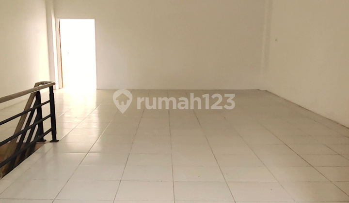 3-Story Shop House Ready for Use in Gunung Bakaran, Balikpapan 2