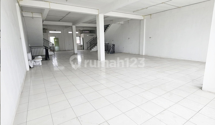 Attached Shopfront on Main Road Near Balikpapan Airport Attached Shopfront on Main Road Near Balikpapan Airport