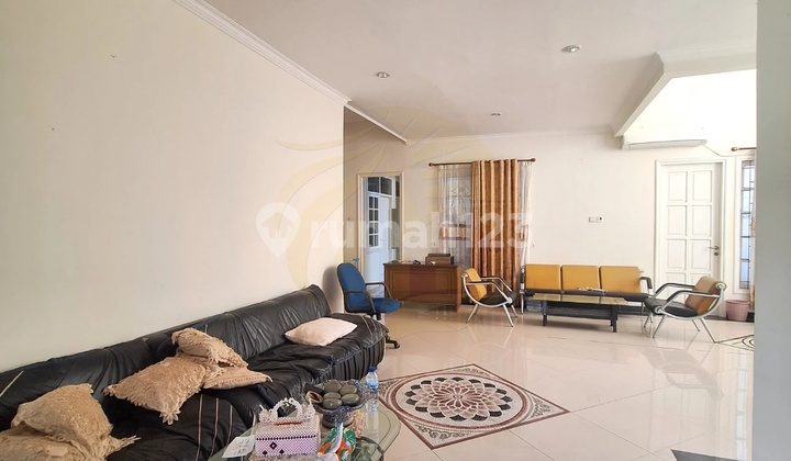 Two-Story House with 3 Bedrooms Semi-Furnished in New Balikpapan