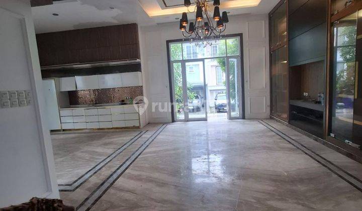 Rumah 2 Lt Dengan 5 Kt Dan Kolam Renang Di Ciputra 2