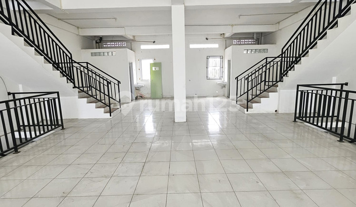 Ruko Pinggir Jalan Utama 3 Lantai Dekat Bandara Balikpapan Utara