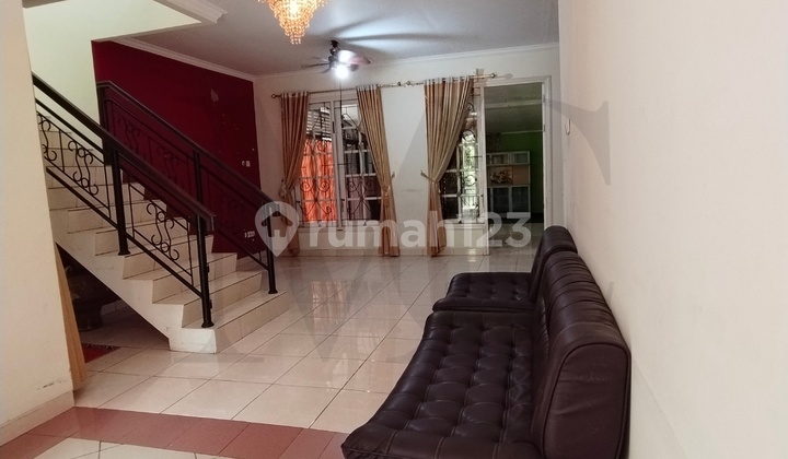 Corner House 2 Floors 3 Bedrooms Spacious Yard in New Balikpapan Corner House 2 Floors 3 Bedrooms Spacious Yard in New Balikpapan