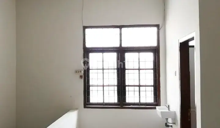 Ruko Jalan Utama Tki 1 Ramai Disewakan Siap Pakai 5