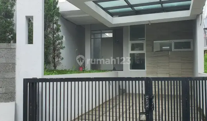 Rumah Baru Hanya Satu Dekat Alun Alun Pusat Kota Bandung 
 1