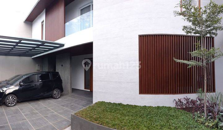 Rumah lux full furnished di Taman Sakura Pratista, Bandung 1