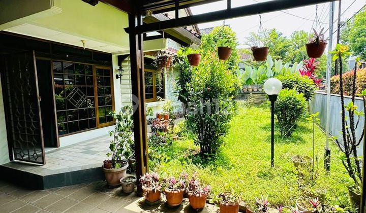 Rumah asri dan luas di perumahan Batununggal , Bandung
 2