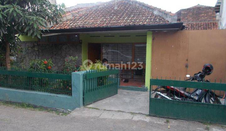 Rumah pusat kota siap huni di jalan Kotabaru, Ciateul Bandung
 1