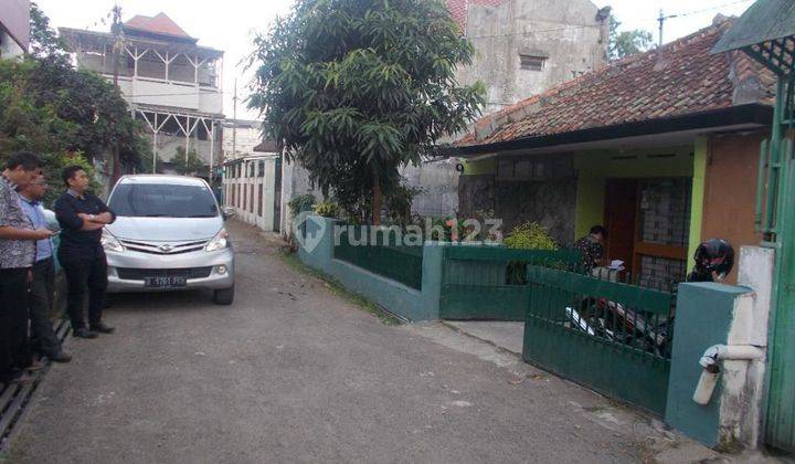 Rumah pusat kota siap huni di jalan Kotabaru, Ciateul Bandung
 2