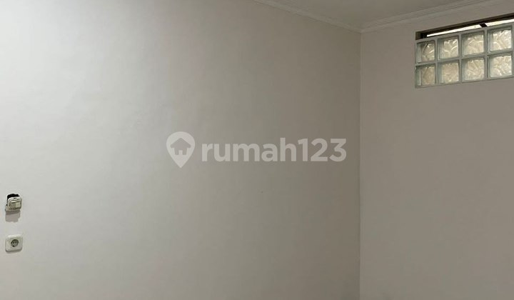Rumah 6 Kamar Siap Huni Asri di Taman Holis Indah, Bandung 2