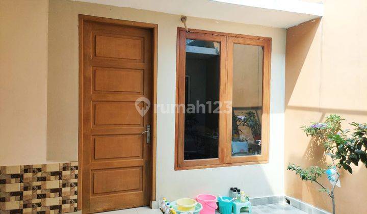 Rumah 2 Lantai Bagus Furnished SHM di Duri Kosambi, Jakarta Barat 2