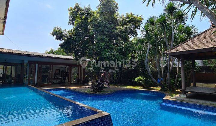 Rumah Bagus Konsep Tropikal Bali Ada Kolam Renang di Andara  7