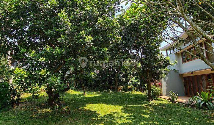 Rumah Bagus Konsep Tropikal Bali Ada Kolam Renang di Andara  9