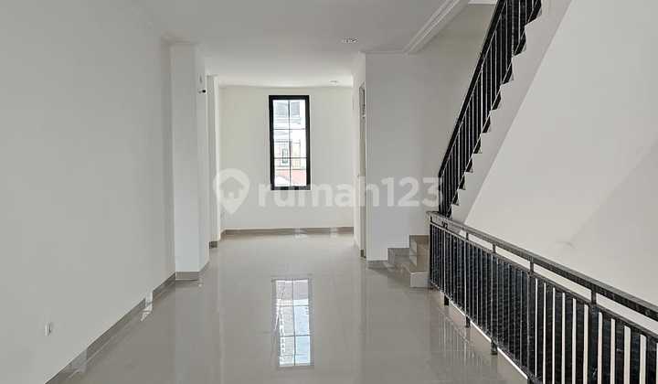 FOR RENT AND SALE OSAKA SHOPHOUSE PIK 2 FACING THE LAKE 2