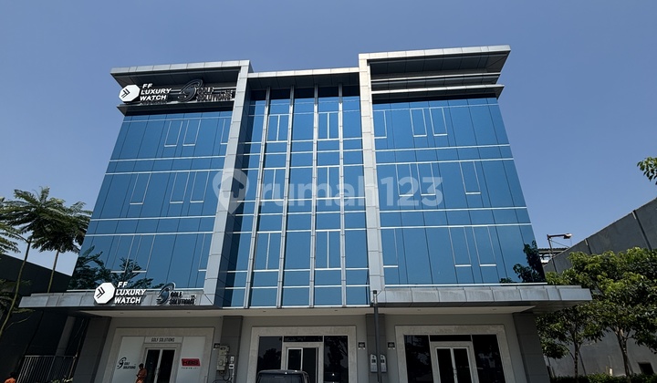 FOR RENT AND SALE SOHO MANHATTAN PIK 2 FACING BOULEVARD