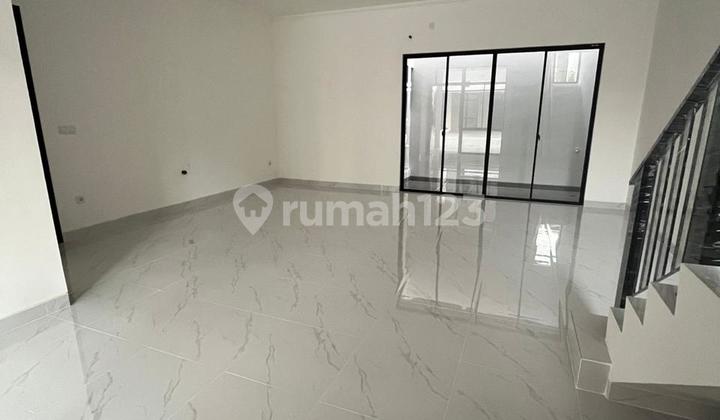 FOR RENT: PIK 2 VILLA PASIR PUTIH HOUSE, EMPTY, 8 METERS WIDE 2