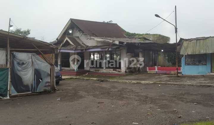 Former restaurant land on the main road of Puncak Cianjur near Cipanas, West Java. Former restaurant land on the main road of Puncak Cianjur near Cipanas, West Java.