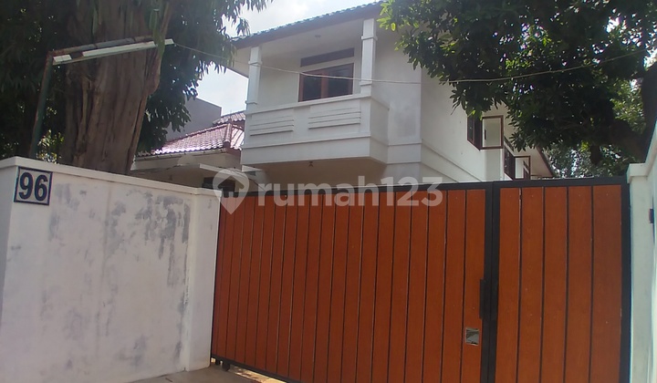 For Sale House in Cilandak Tengah, Near Cilandak Town Square. Suitable for Investment and Residence. 2