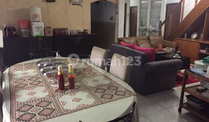 Dijual Rumah Siap Huni di Area Tenang Dekat Atau Jalan Kaki Ke Terminal Blok M Dan Blok M Plaza Juga Mrt.