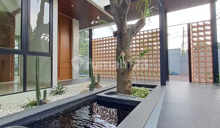 New House Minimalist 3 Floors 2