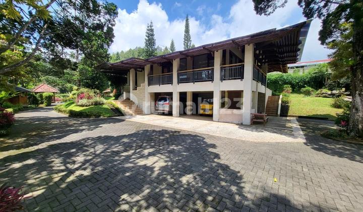 Jual Vila Bagus Dekat Tamansafari Cisarua. Bogor.