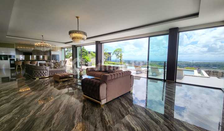 Villa Lux 4 Lantai View Laut Gunung. Dekat Bandara Gwk.