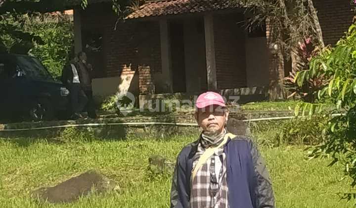 Former Lorena Restaurant Land. Near Cipanas Palace. Former Lorena Restaurant Land. Near Cipanas Palace.