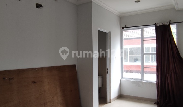 Ready-to-Occupy House Malibu Village Tangerang. Banten 900Jy Negotiable. 2