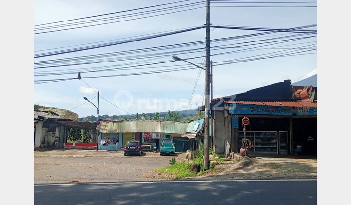 Jl.Raya puncak Ciànjur dekat çipanas