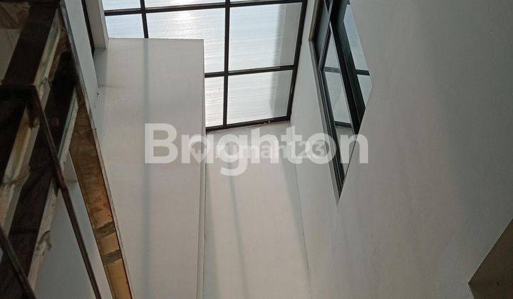 Rumah Split Level Skylight Pencahayaan Limpah Jelambar 2