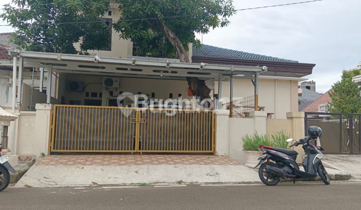 Rumah Hoek Taman Berdikari Rawamangun Jakarta Timur