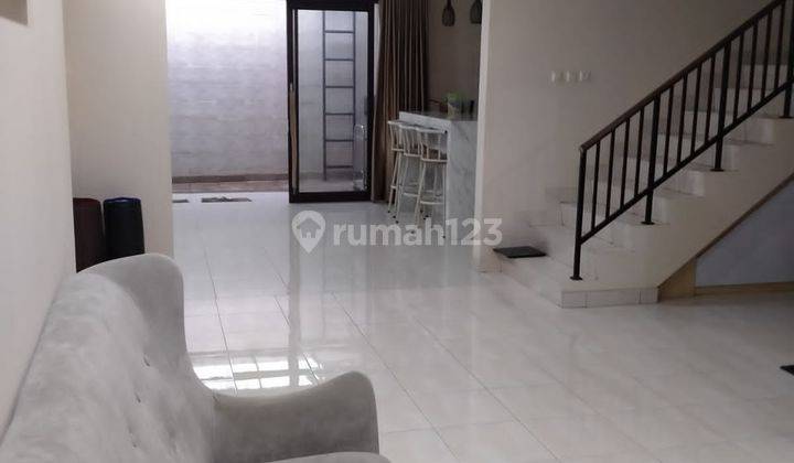  Rumah di Cluster Aralia Harapan Indah Siap Huni Depan Taman  3