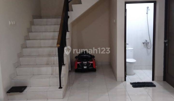  Rumah di Cluster Aralia Harapan Indah Siap Huni Depan Taman  10