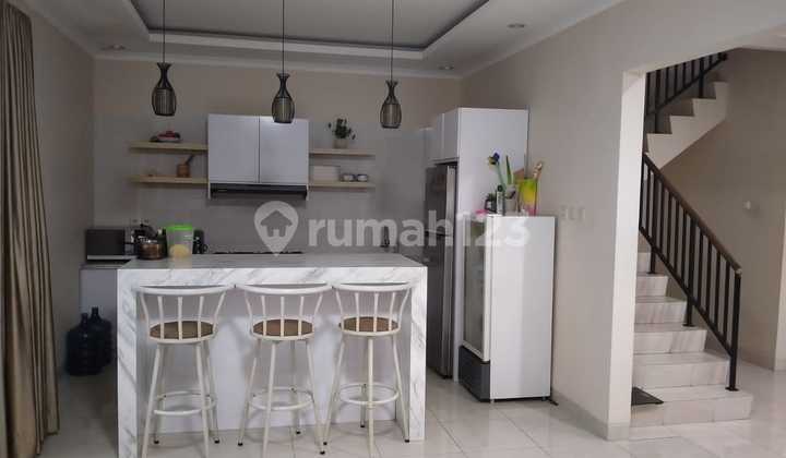  Rumah di Cluster Aralia Harapan Indah Siap Huni Depan Taman  11