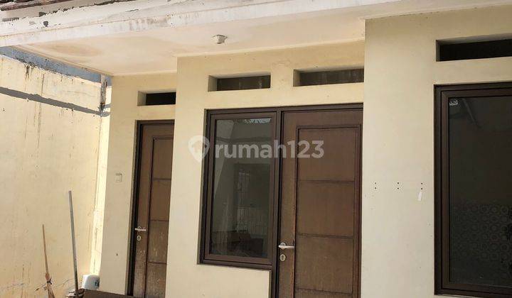Disewakan Rumah Hook di Cluster Aralia Harapan Indah 4