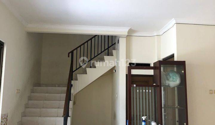 Disewakan Rumah Hook di Cluster Aralia Harapan Indah 5