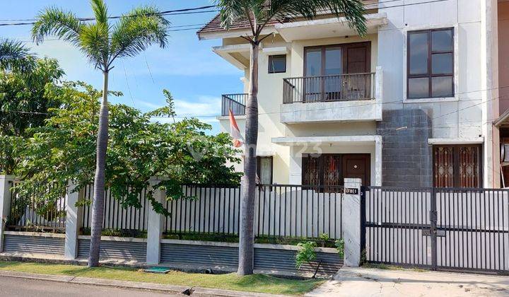 Disewakan Rumah Hook di Cluster Aralia Harapan Indah 10