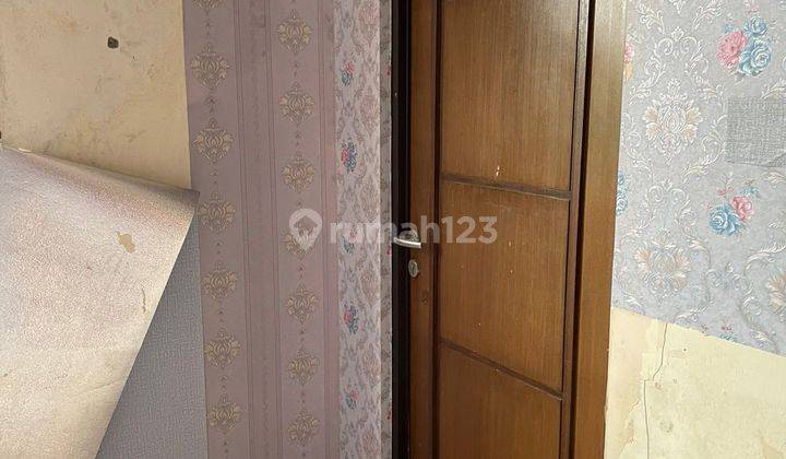 Disewakan Rumah Cantik Depan Taman di Aralia 5