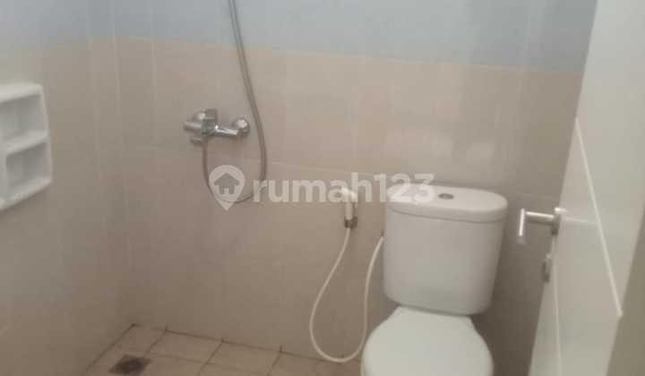 Disewakan. Rumah Di Lavesh Hubhunian.asri Di Harapan Indah Bekasij Barat  2