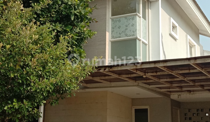 Disewakan. Rumah Di Lavesh Hubhunian.asri Di Harapan Indah Bekasij Barat 