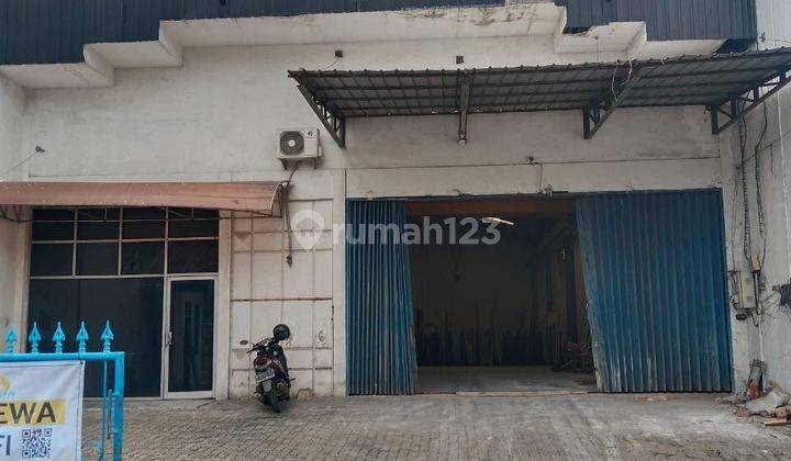 Gudang Luas Strategis Siap Huni di Siliwangi 