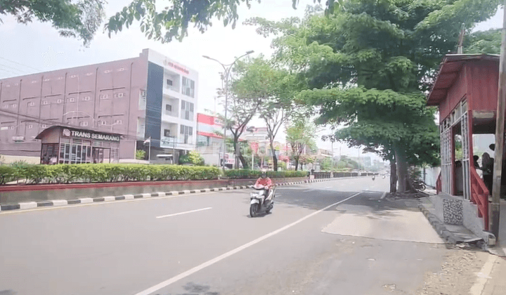 Gudang Strategis Cocok Untuk Usaha di Jalan Jendral Sudirman 2