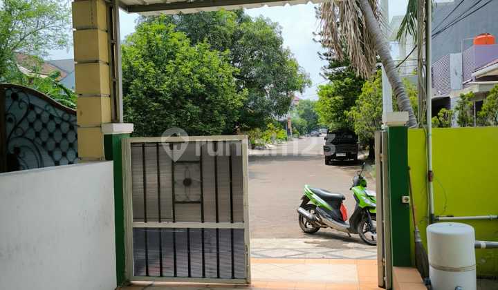 Rumah Disewa Di Cluster Bulevard Hijau Harapan Indah Bekasi. 2